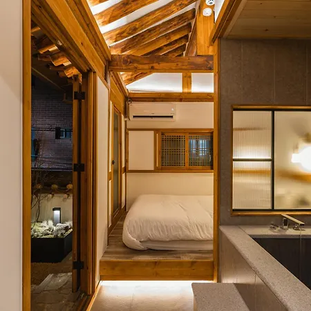 Warm Nest Retreat Villa